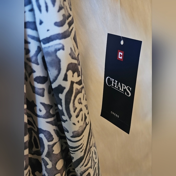 Chaps *Rare* Luxury Floral Ruched Midi Dress - Picture 3 of 8